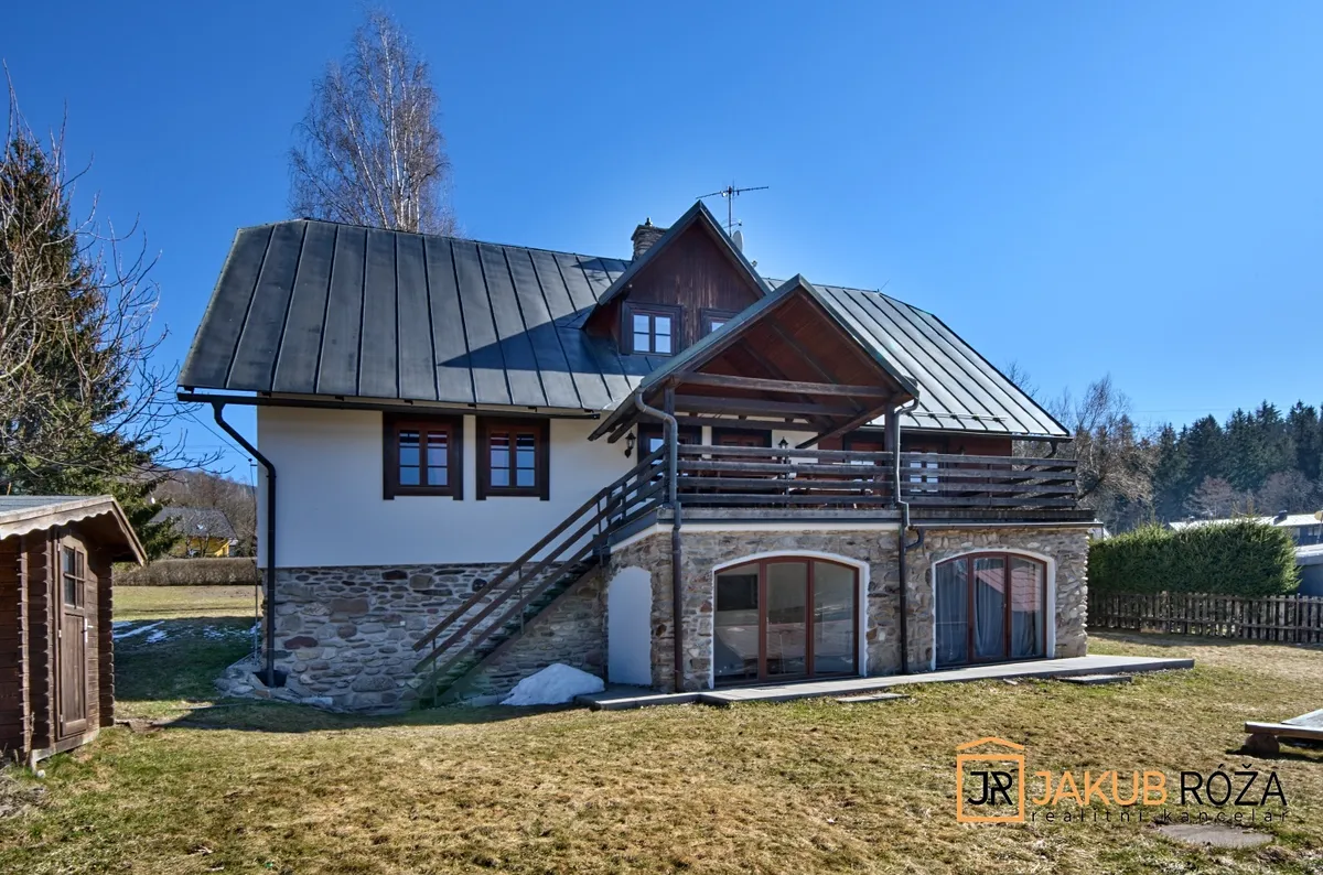 Prodej chaty 377 m², pozemek 1587 m²